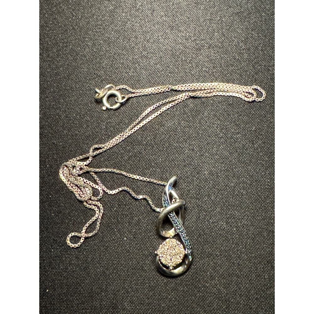 925 Sterling Italy Diamond Small Chips Flower Necklace 18in